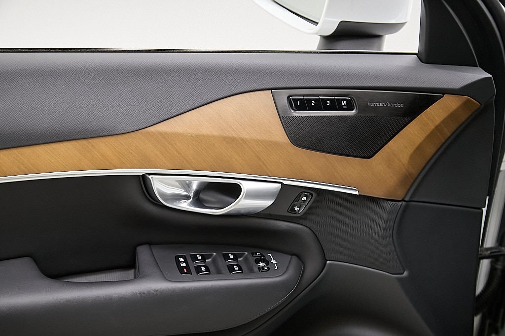 2023 VOLVO XC90 - Image 11