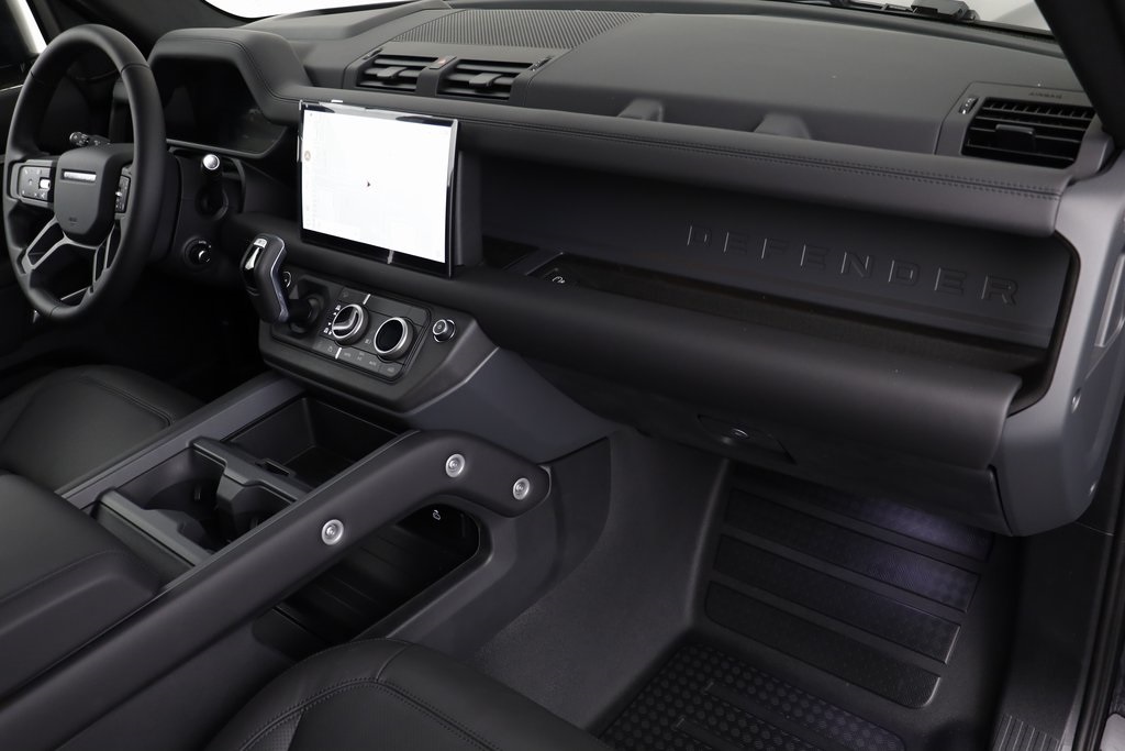 2025 Land Rover Defender 110 X-Dynamic SE photo 18