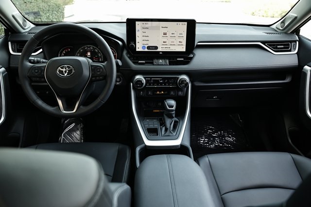 2025 Toyota RAV4 XLE Premium photo 22
