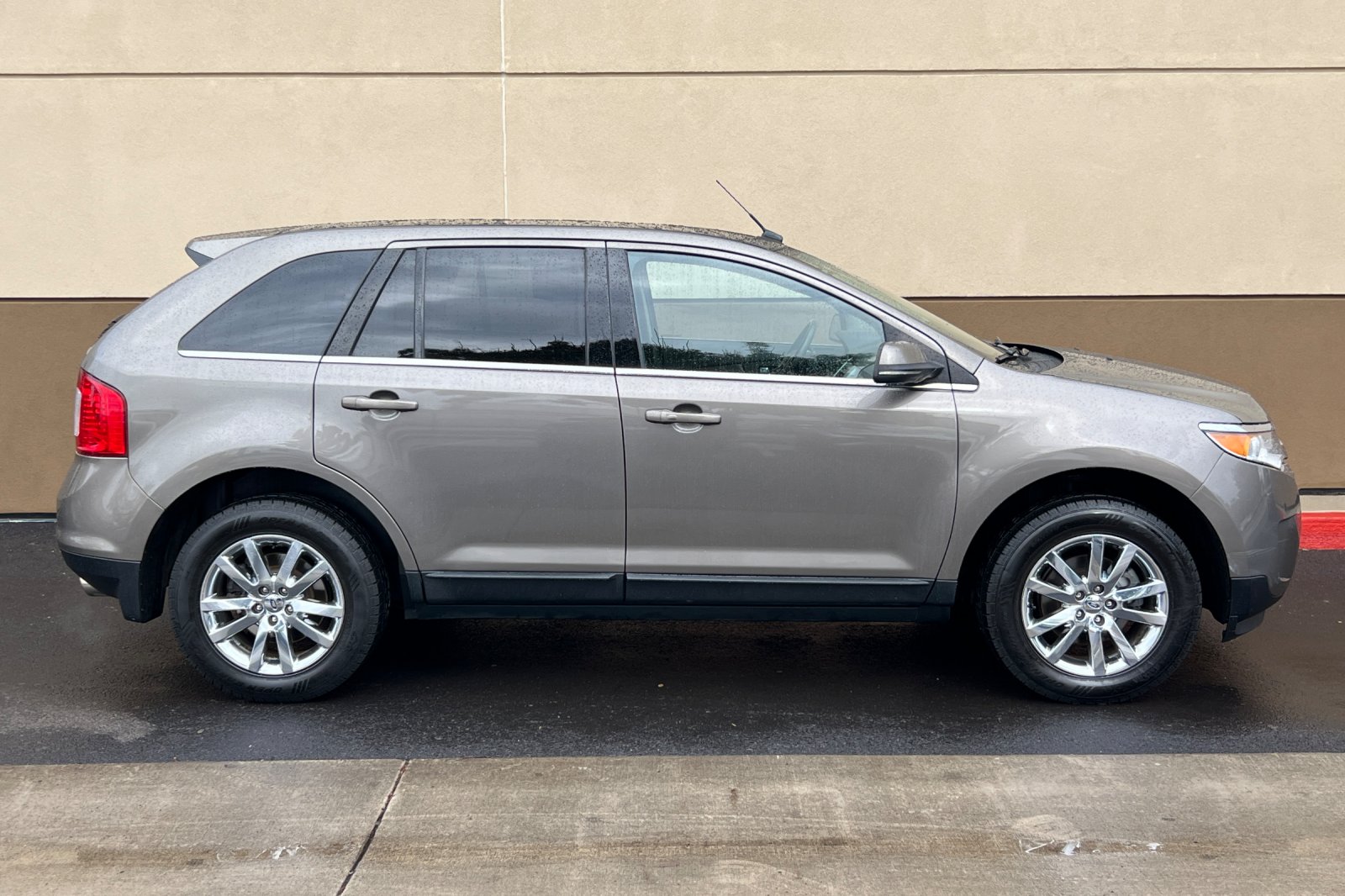 2013 Ford Edge Limited photo 2