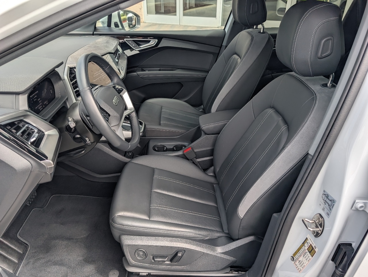 2024 Audi Q4 E-tron Prestige photo 14