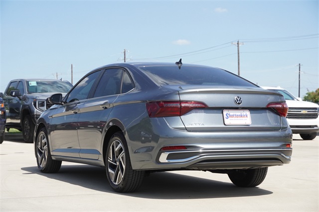 2024 Volkswagen Jetta 1.5T SEL photo 2