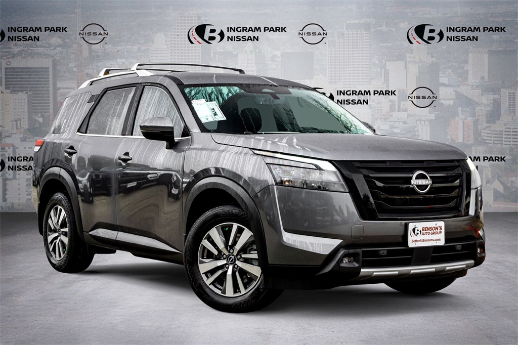 2025 Nissan Pathfinder SL's photo