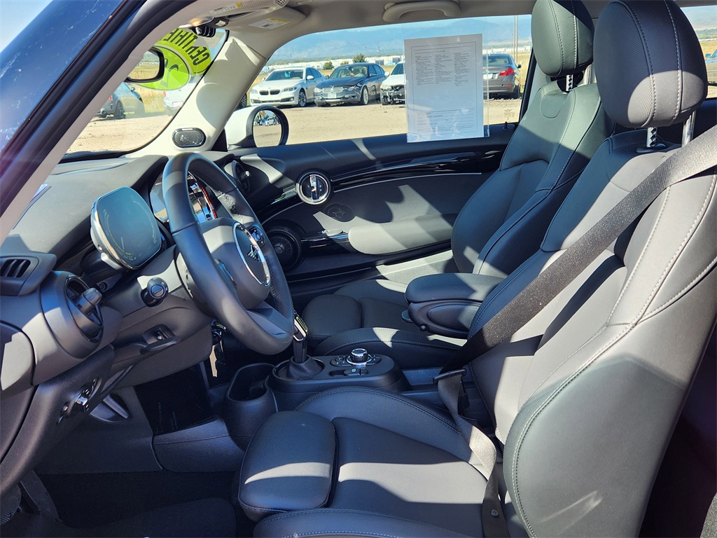 2024 Mini Cooper 2 Door Hardtop SE photo 6