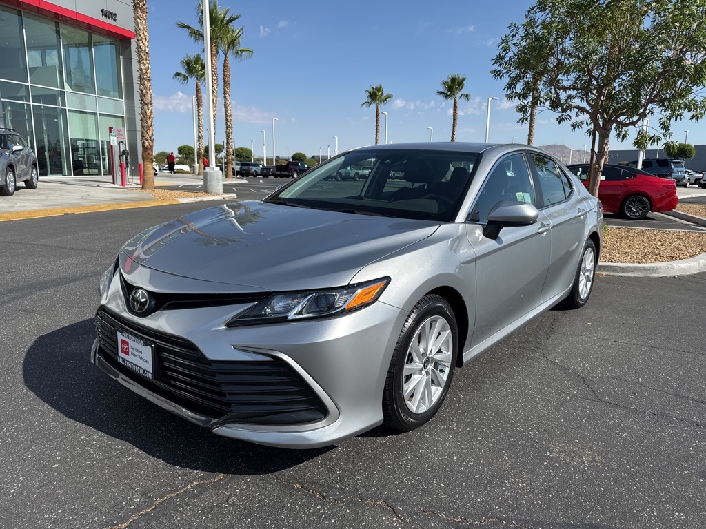 2023 Toyota Camry LE photo 2