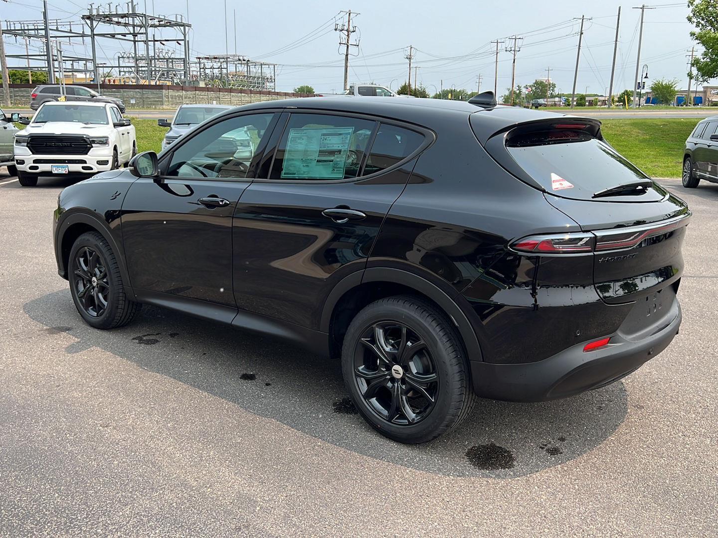 2025 Dodge Hornet GT photo 3
