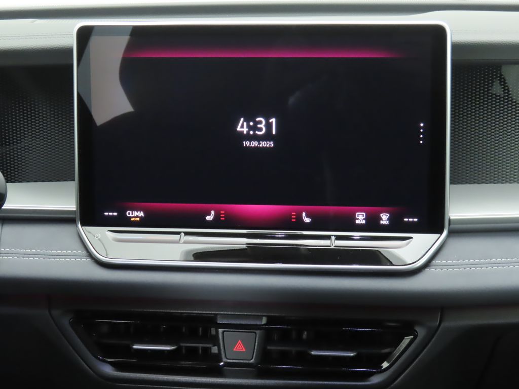 2025 Volkswagen Tiguan SE photo 15