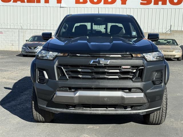 2024 Chevrolet Colorado Trail Boss photo 3