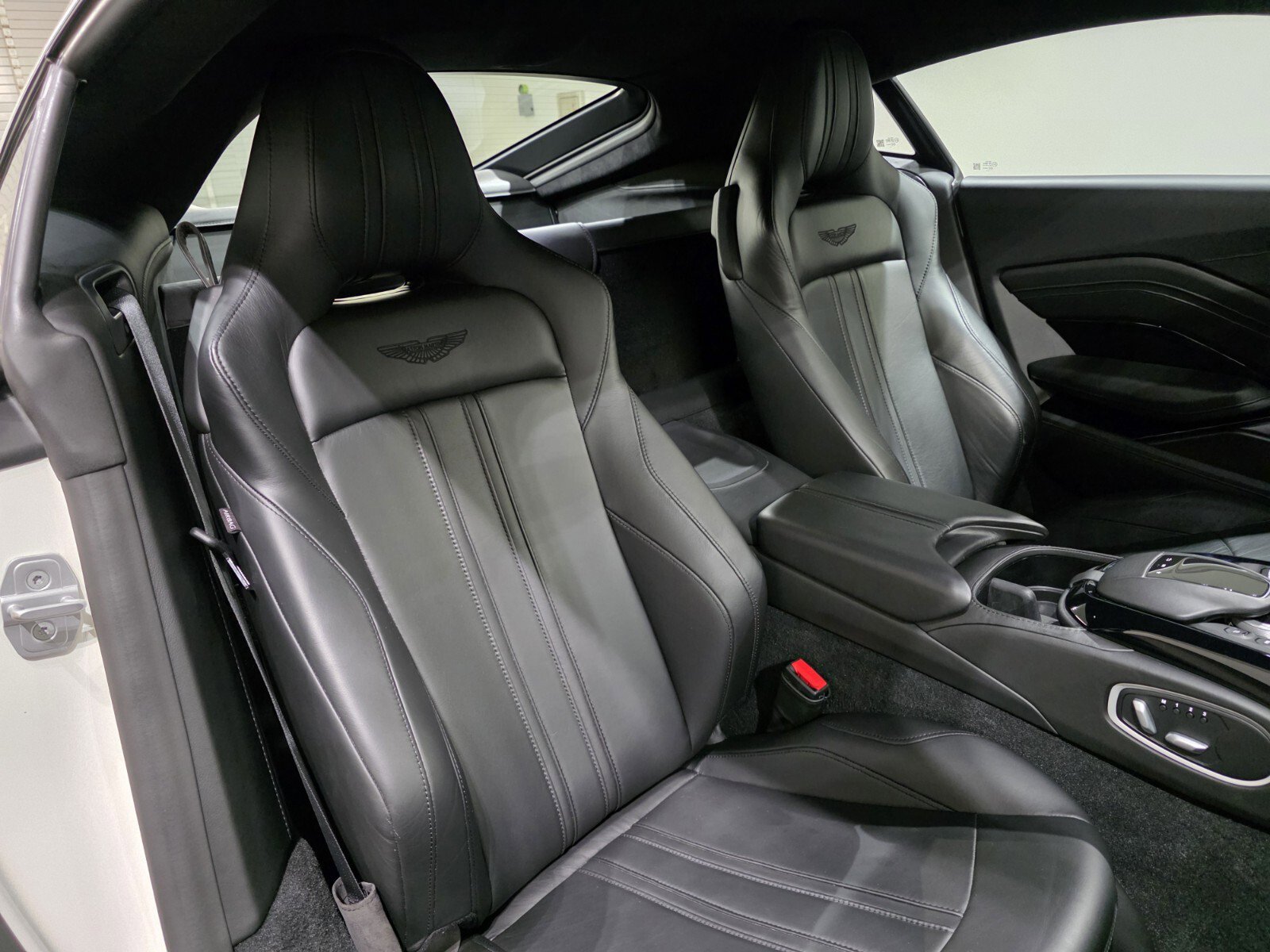 2020 Aston Martin Vantage AM6 photo 19