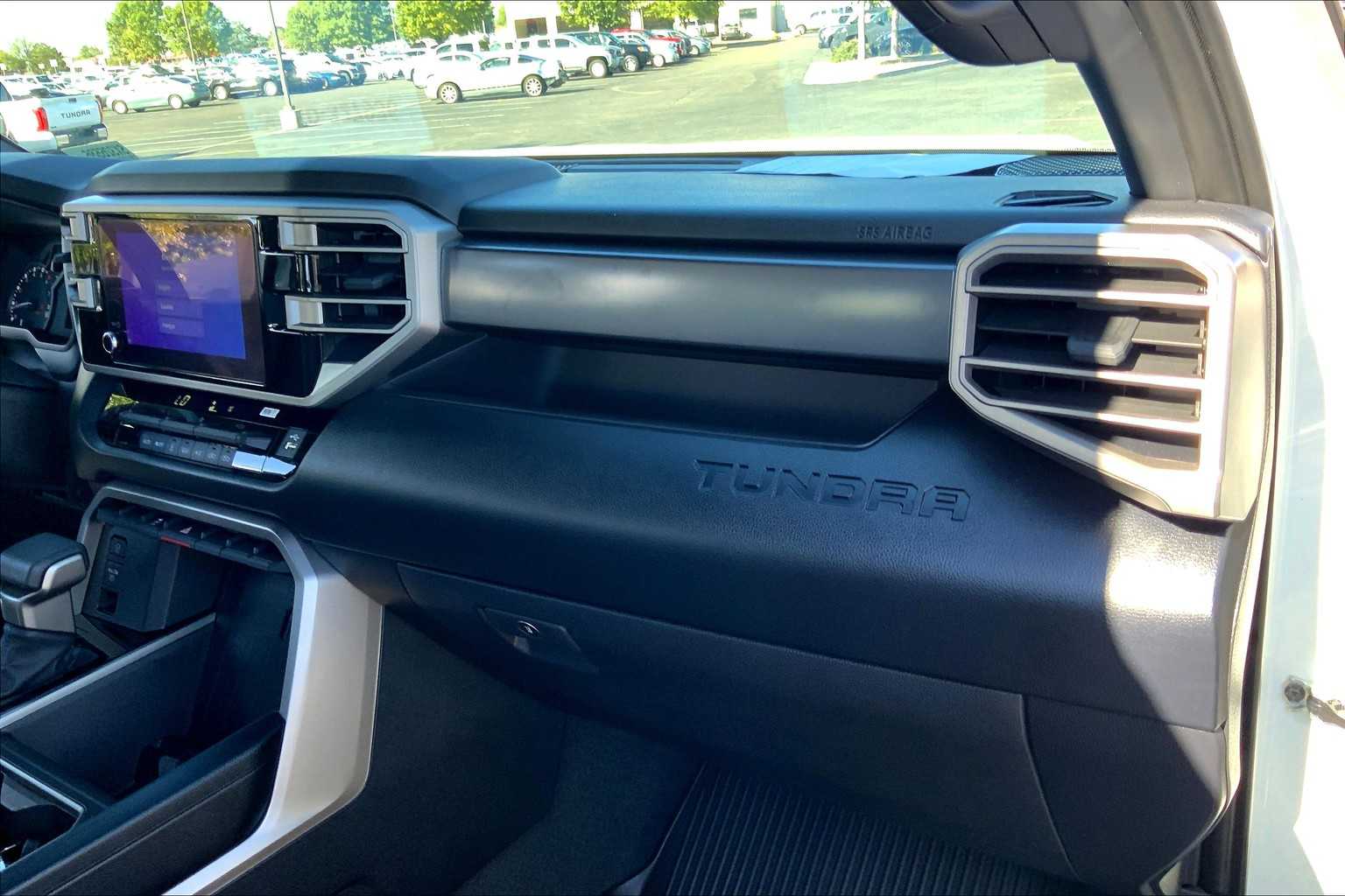 2025 Toyota Tundra SR5 CrewMax photo 15