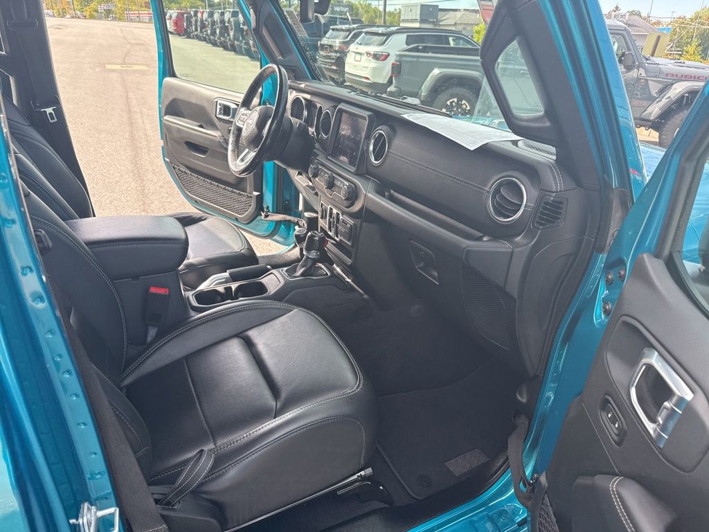 2020 Jeep Wrangler Unlimited Sahara photo 12