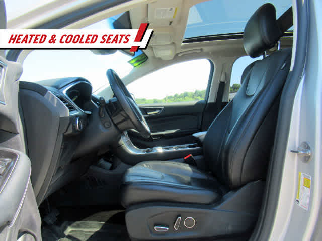 2019 Ford Edge Titanium photo 4