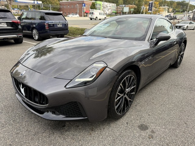 2026 Maserati Granturismo Modena photo 4