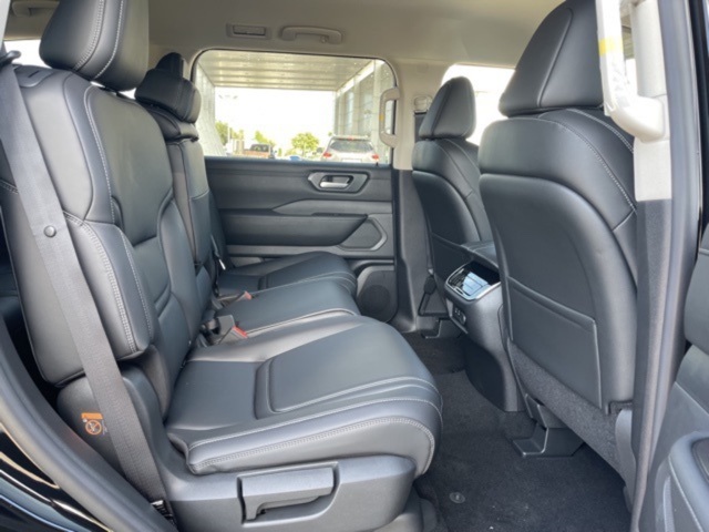 2025 Nissan Armada SV photo 15