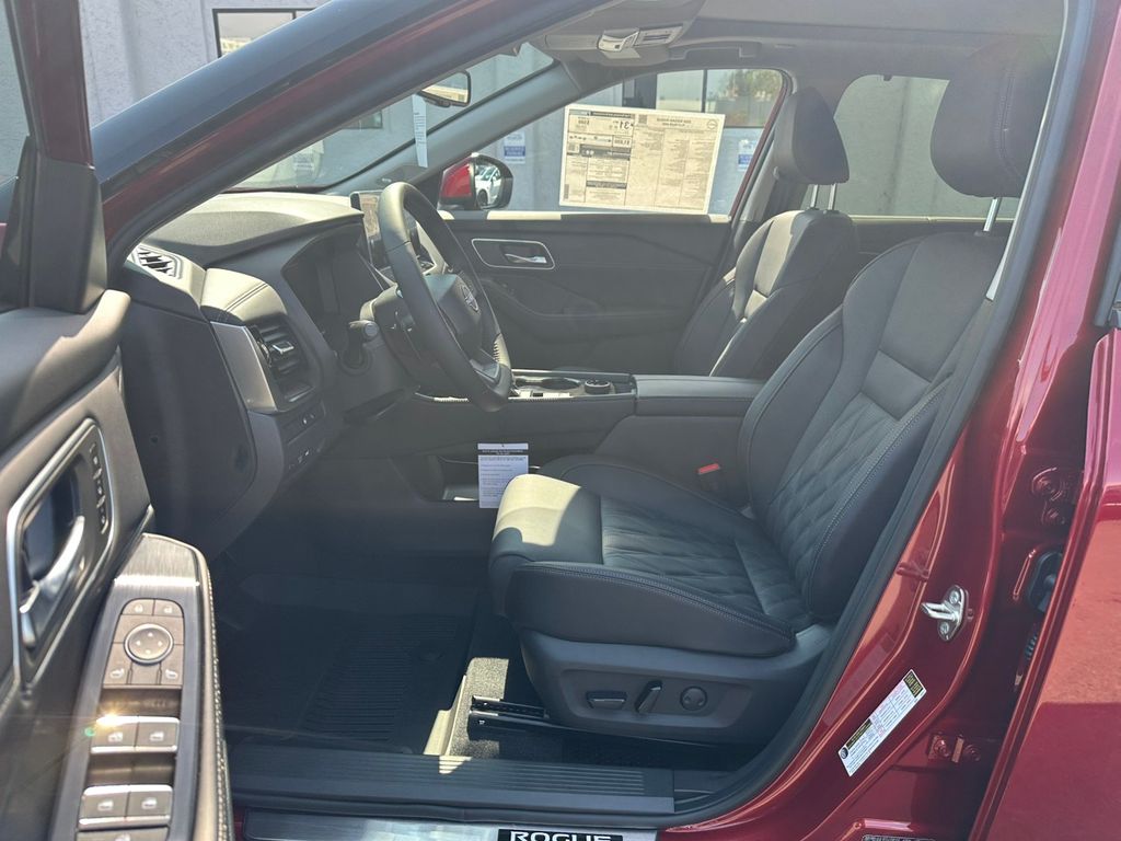 2026 Nissan Rogue Platinum photo 14