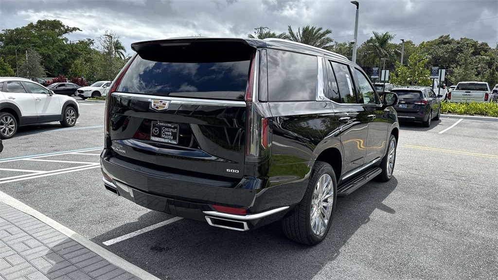 2023 Cadillac Escalade Premium Luxury photo 2