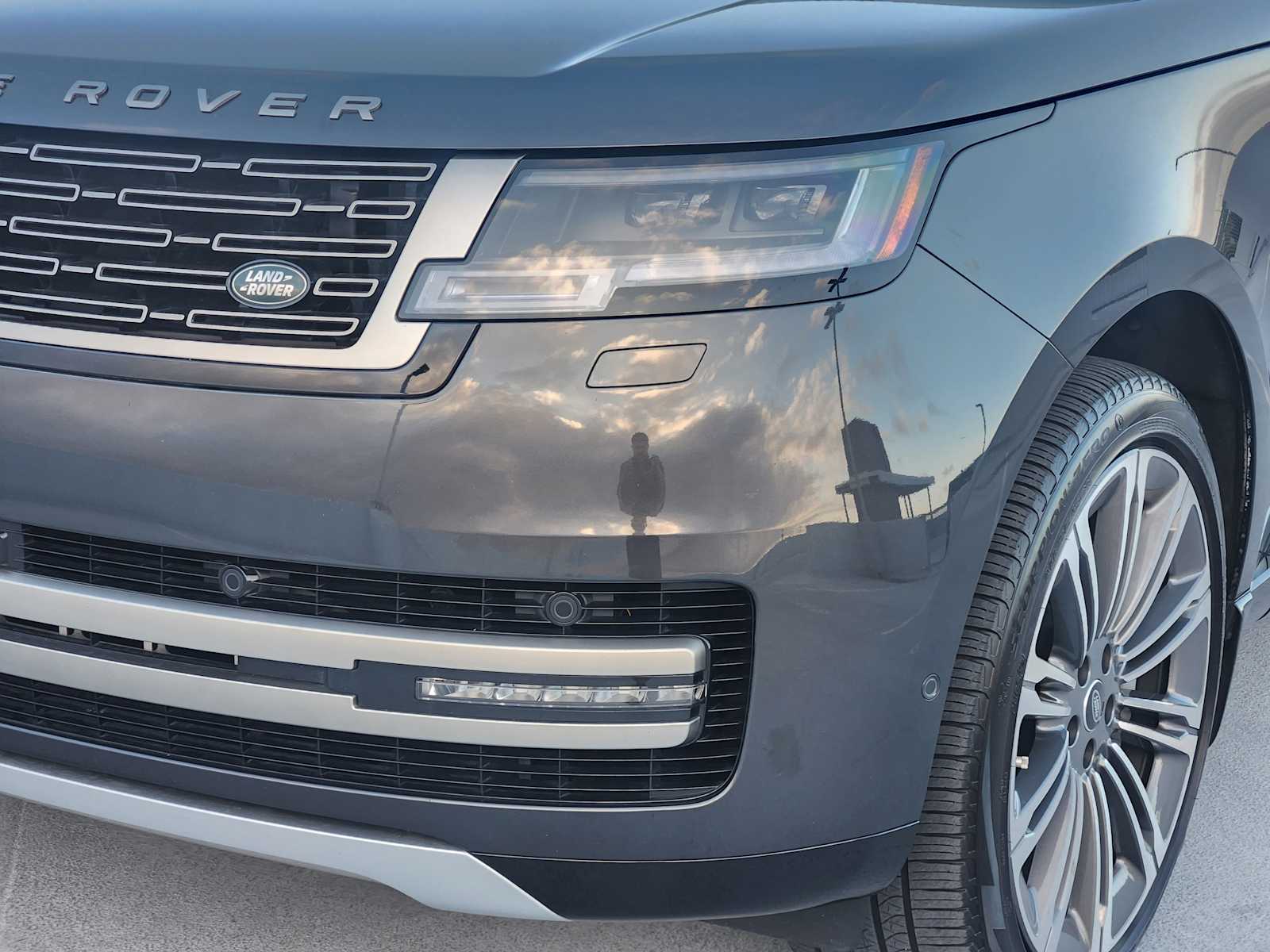 2024 Land Rover Range Rover SE photo 8