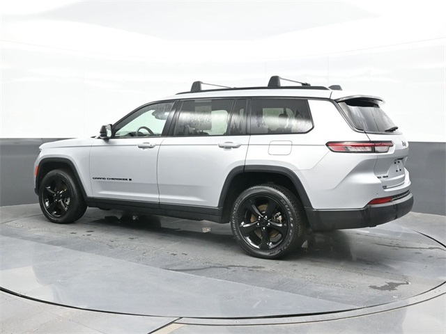 2021 Jeep Grand Cherokee Altitude photo 2