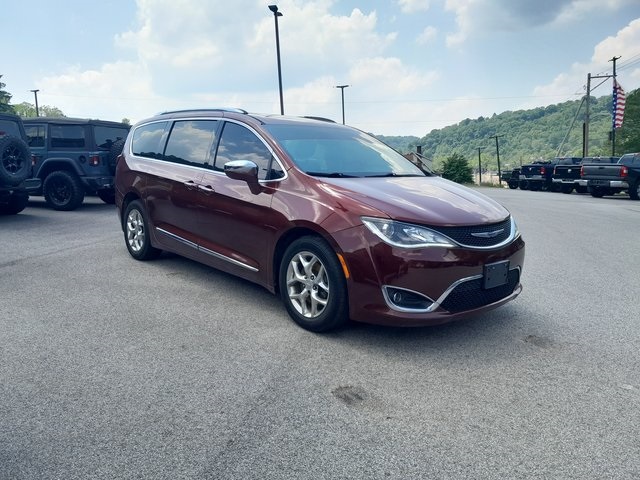 Used 2018 Chrysler Pacifica Limited with VIN 2C4RC1GGXJR251753 for sale in Triadelphia, WV