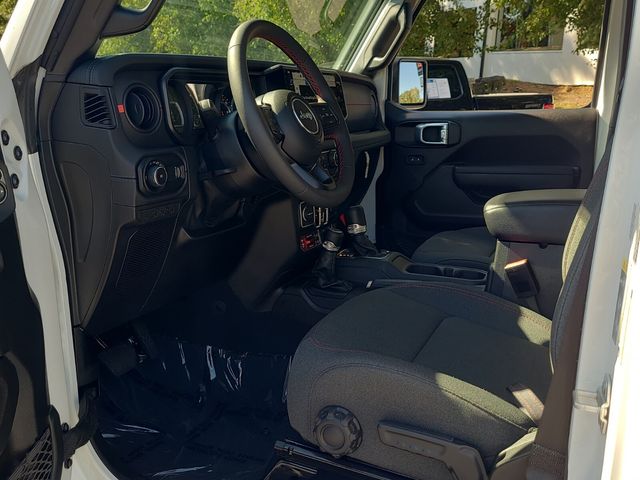 2024 Jeep Wrangler Rubicon photo 5