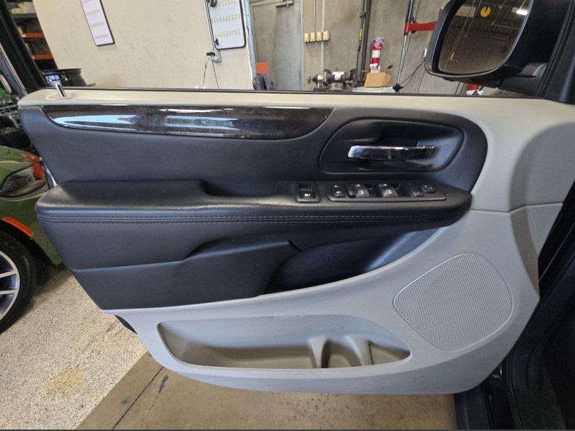 2017 Dodge Grand Caravan SE photo 10