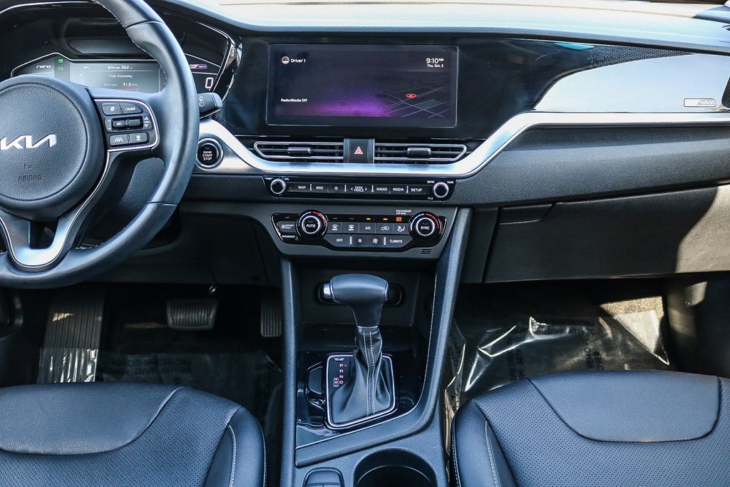 2022 Kia Niro Touring Special Edition photo 13