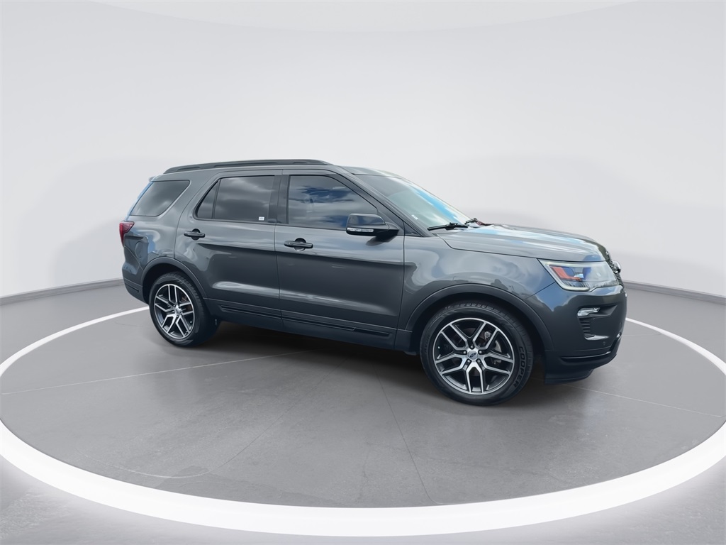 2018 Ford Explorer Sport photo 2