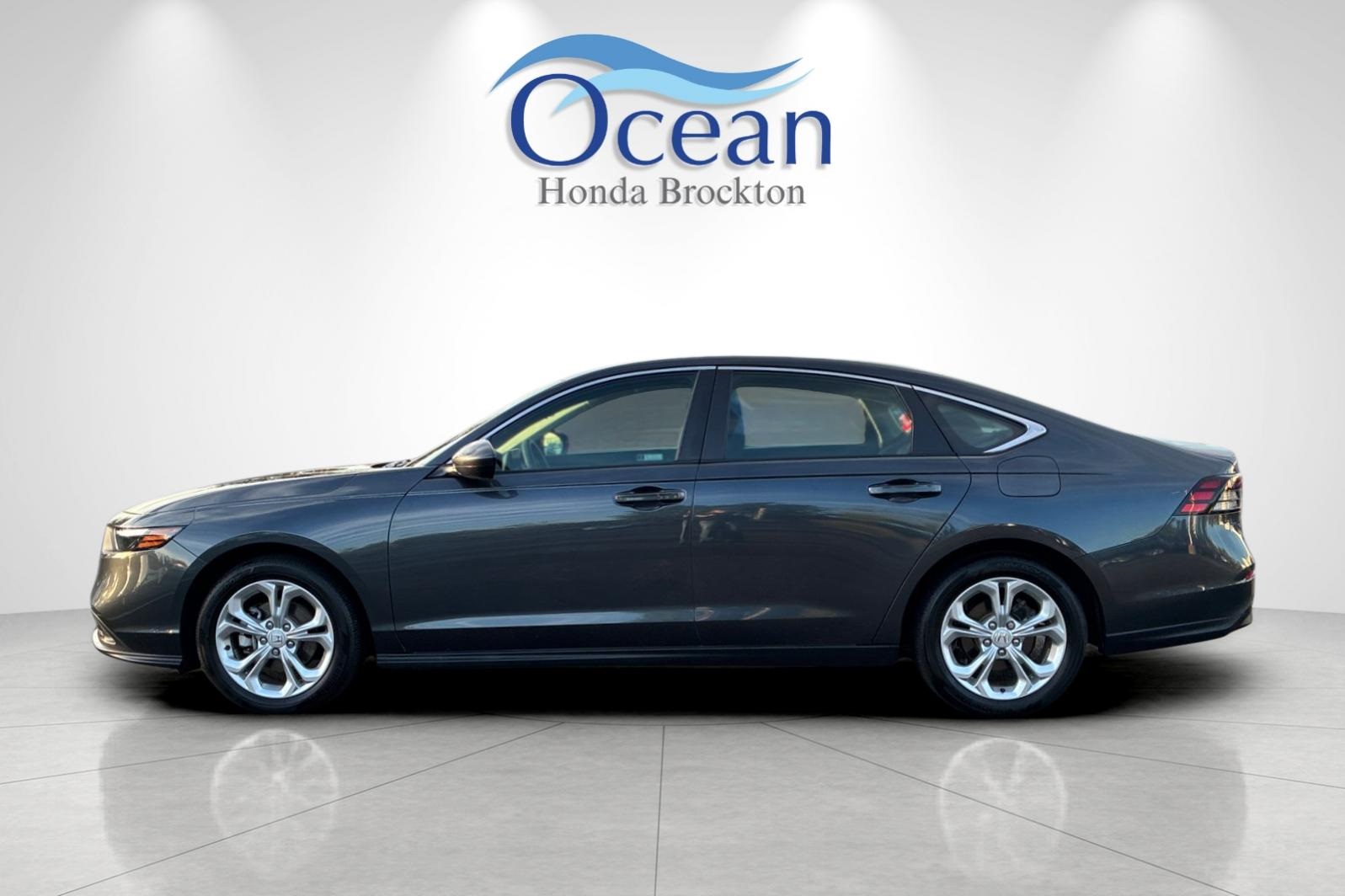 2023 Honda Accord LX photo 5