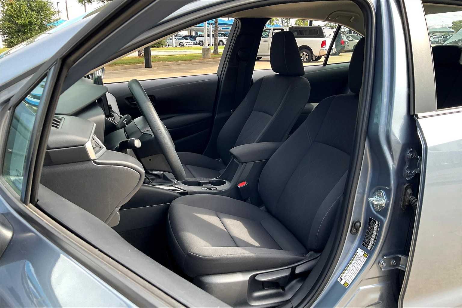 2024 Toyota Corolla LE photo 7
