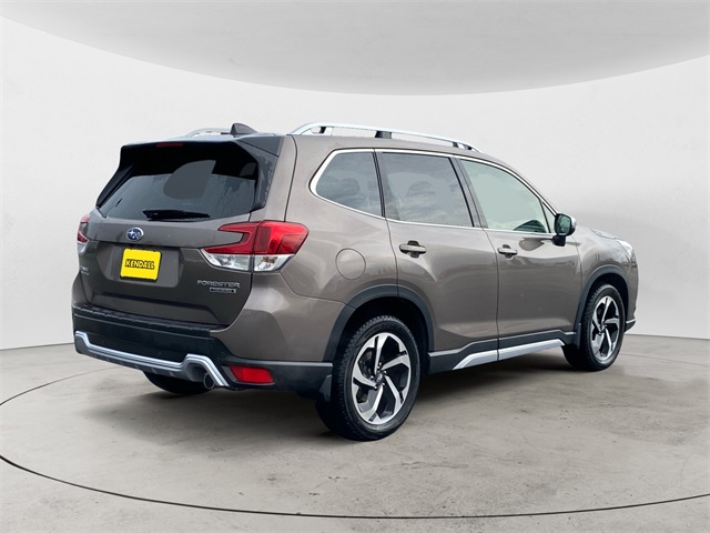 2024 Subaru Forester Touring photo 4