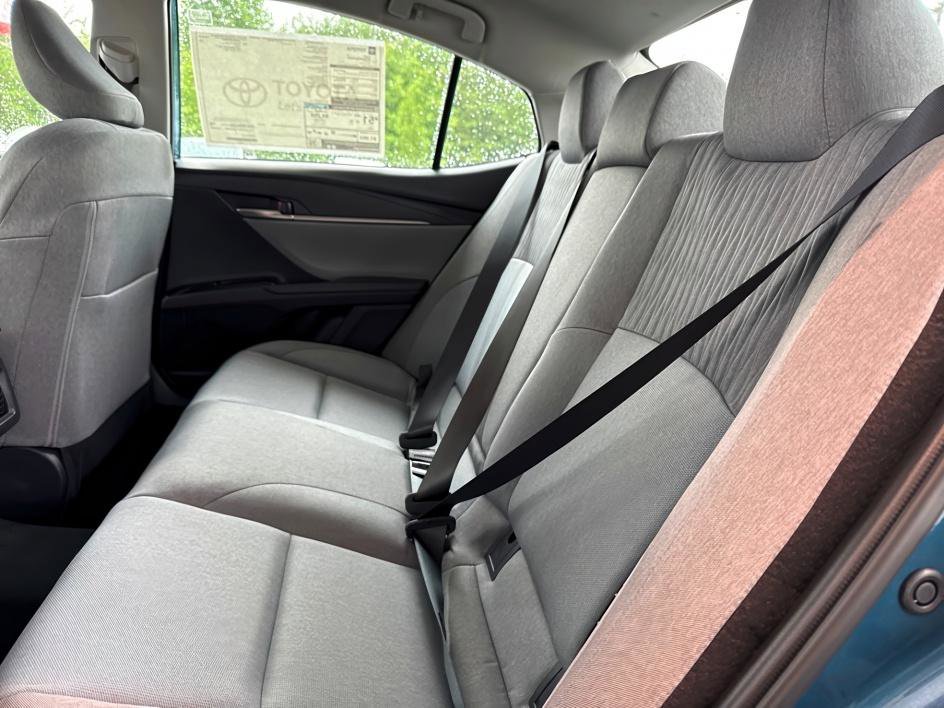 2025 Toyota Camry LE photo 6