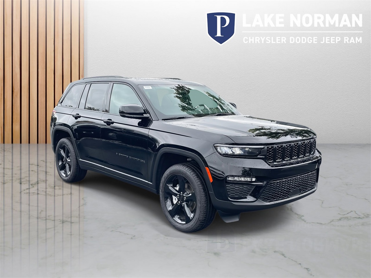 2025 Jeep Grand Cherokee Limited photo 2