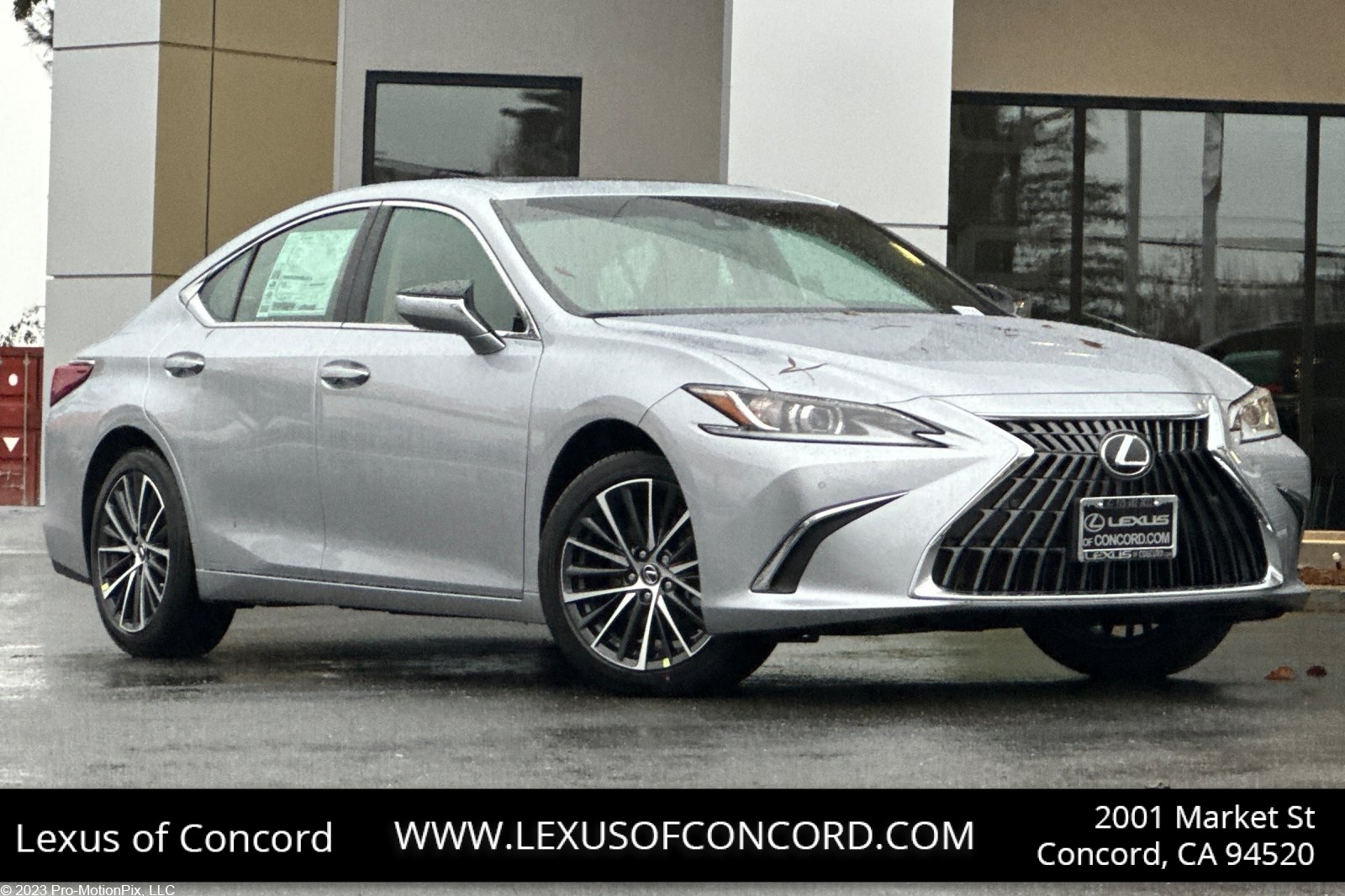 2025 Lexus ES 350's photo