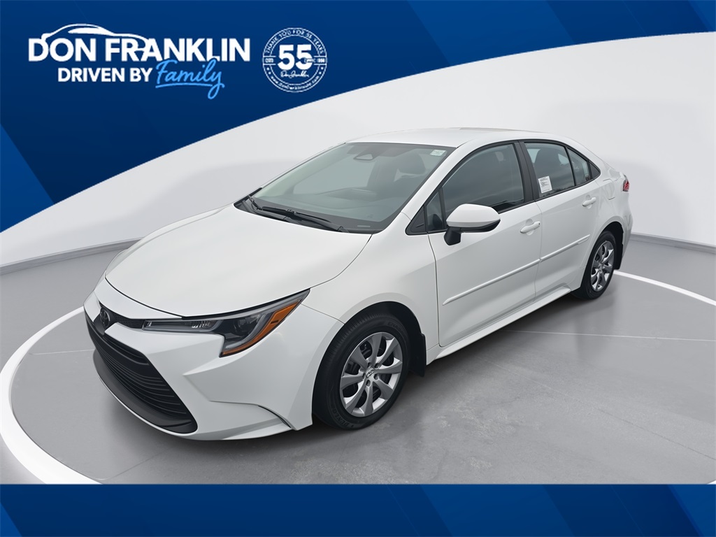 2026 Toyota Corolla LE's photo