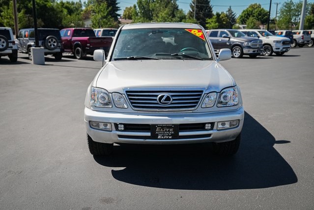 2006 Lexus LX 470 photo 2