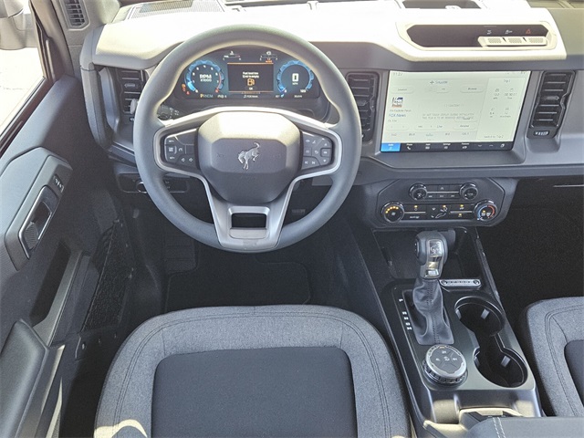 2025 Ford Bronco Base photo 13