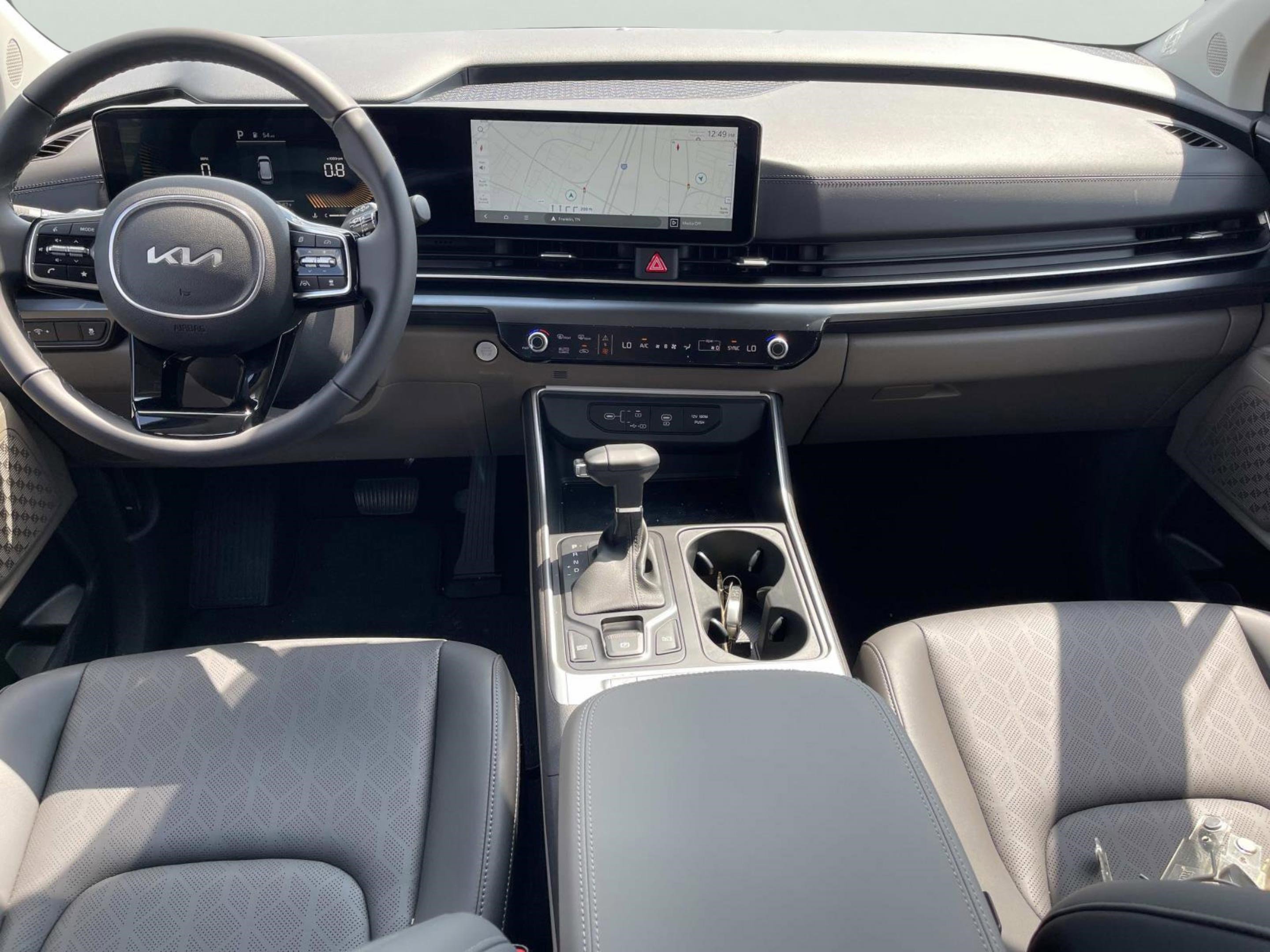 2025 Kia Carnival LXS photo 11