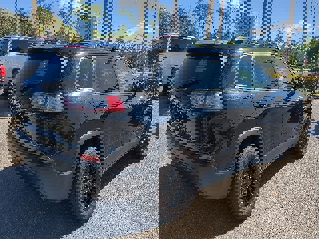 2023 Jeep Cherokee Altitude Lux photo 4