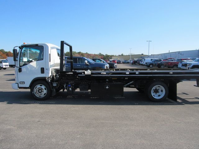 2020 Isuzu NRR photo 2