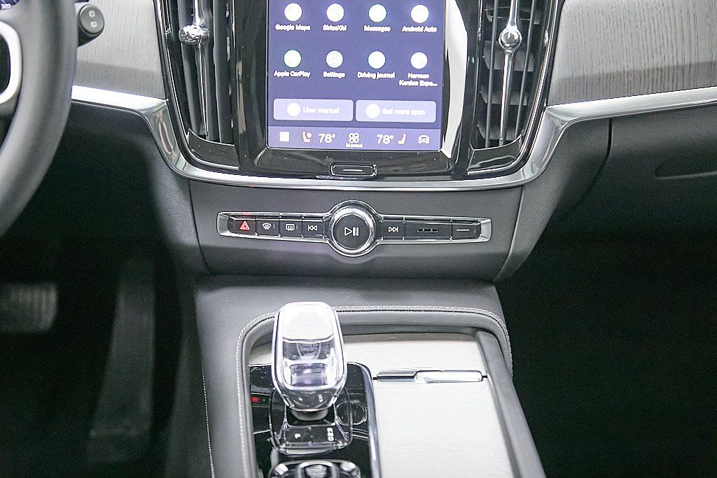 2026 VOLVO V90CC - Image 31