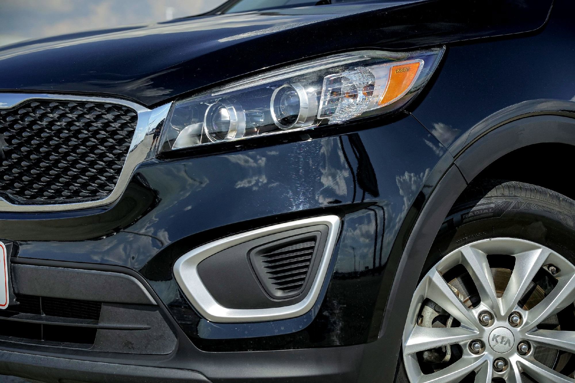 2016 Kia Sorento LX photo 2