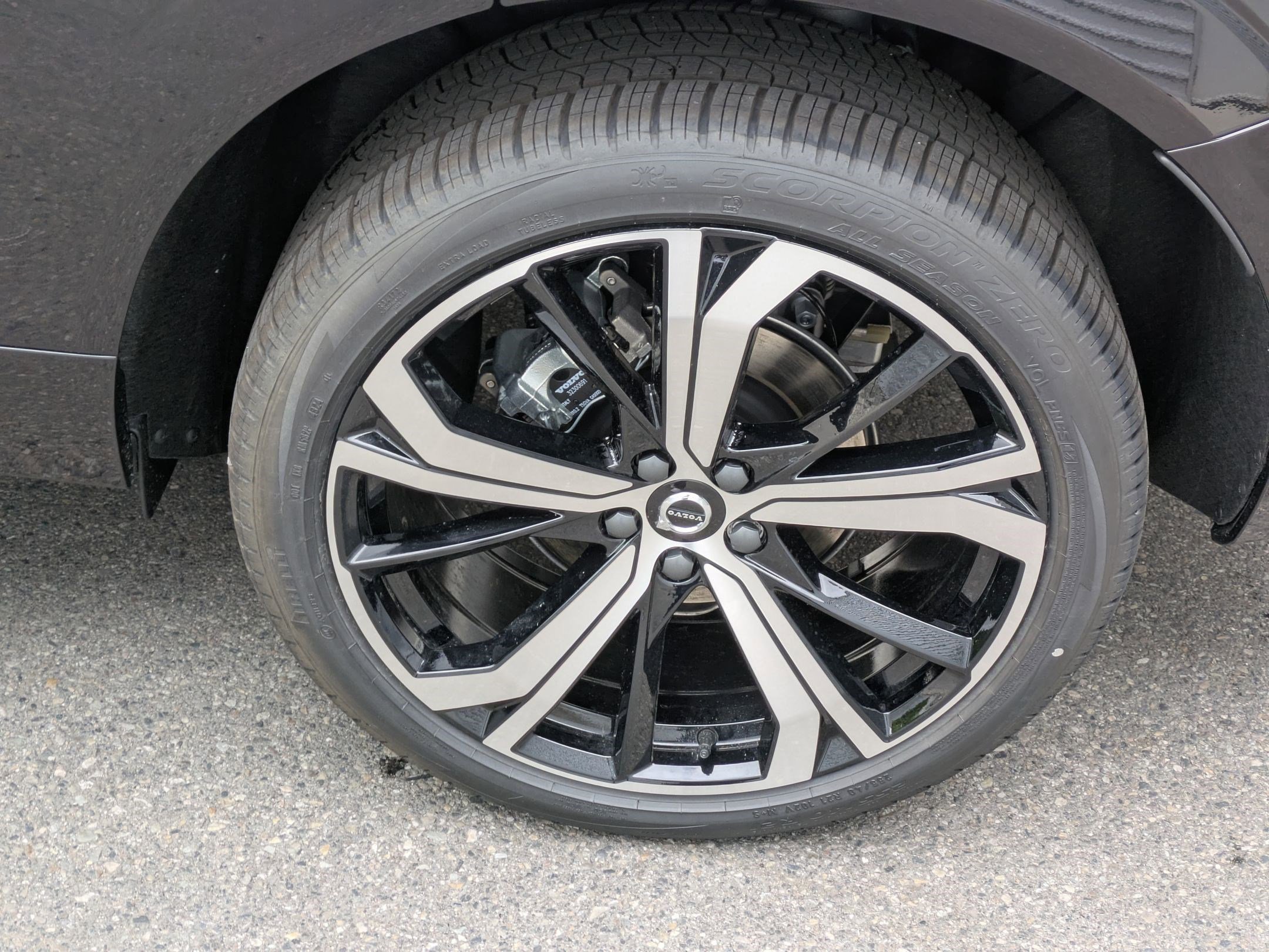 2025 Volvo XC60 photo 11