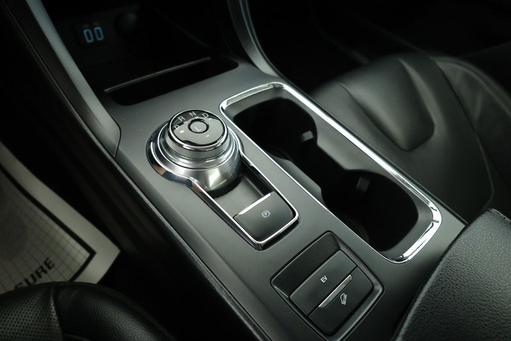2020 Ford Fusion Titanium Plug-In Hybrid photo 15
