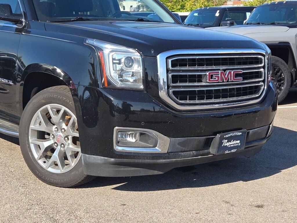 2017 Gmc Yukon XL SLE photo 2