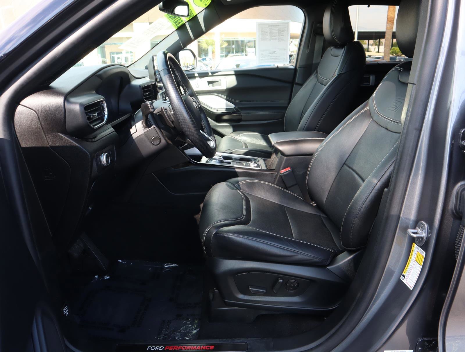 2021 Ford Explorer ST photo 17