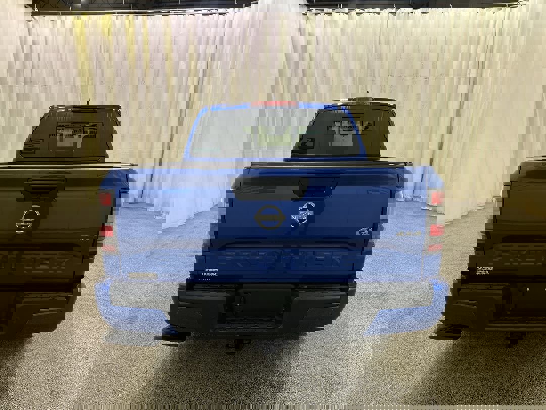 2026 Nissan Frontier photo 3