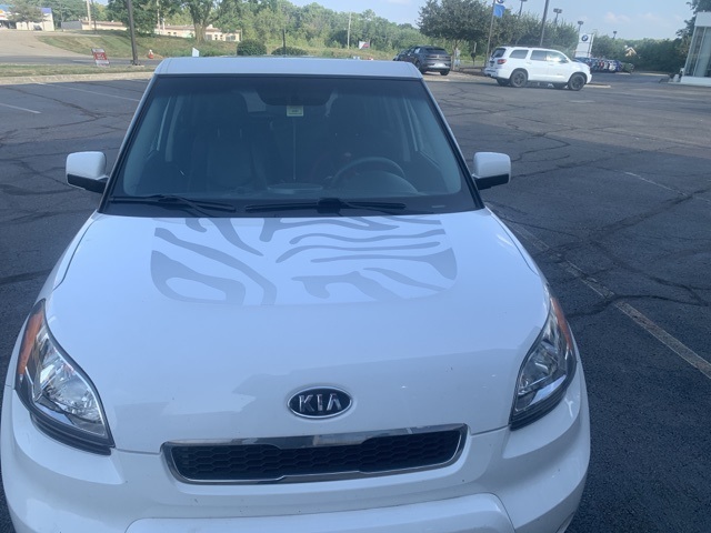2011 Kia Soul Plus photo 2