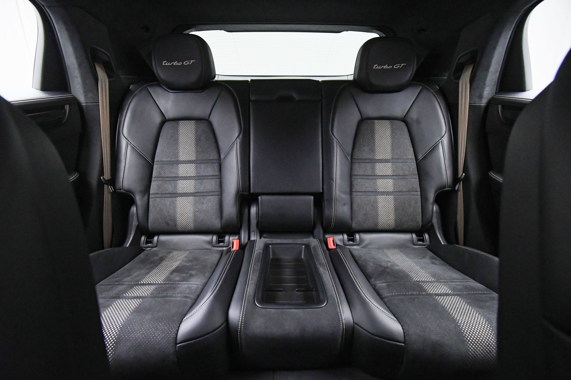 2023 Porsche Cayenne Coupe Turbo GT photo 16