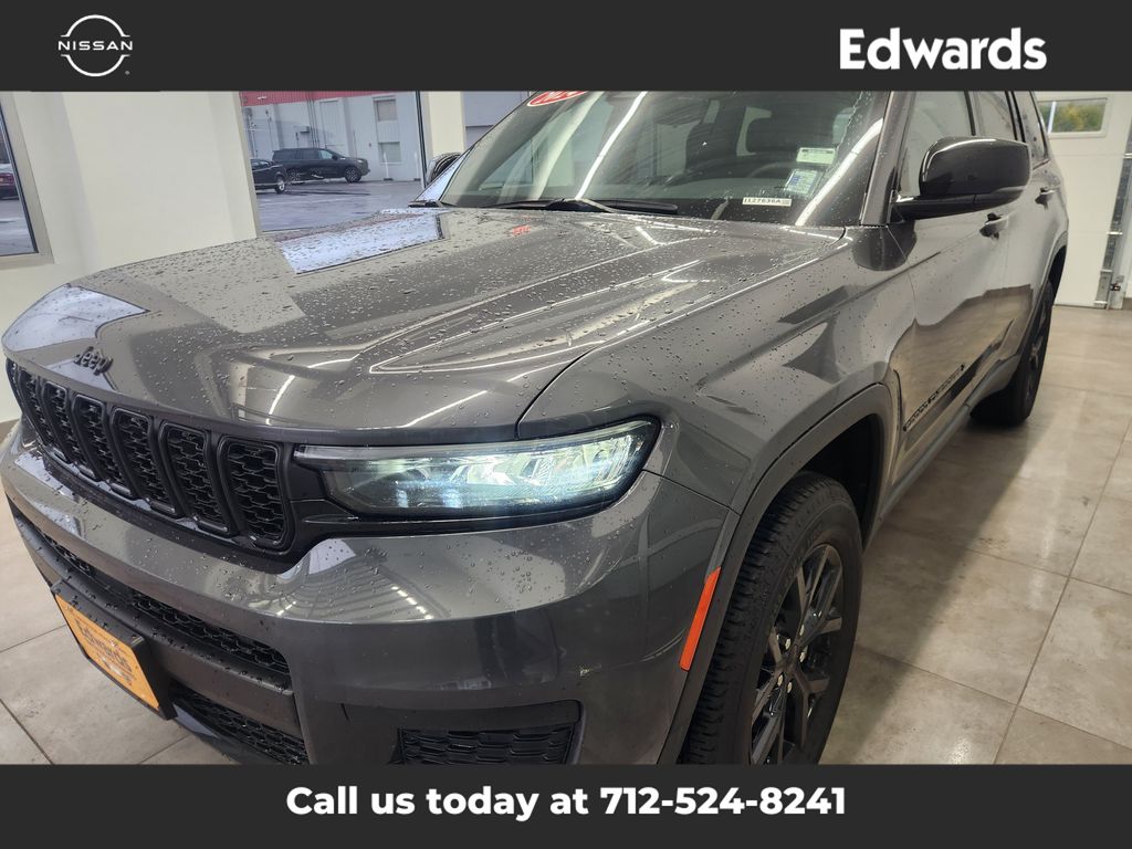 2024 Jeep Grand Cherokee Altitude photo 4