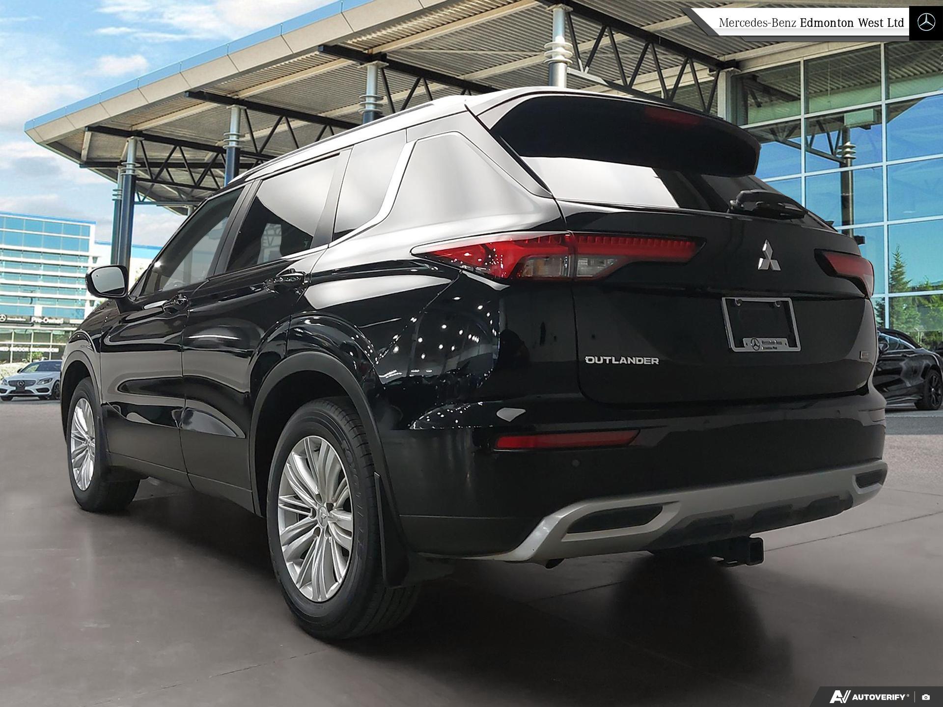 2024 Mitsubishi Outlander SE S-AWC photo 3